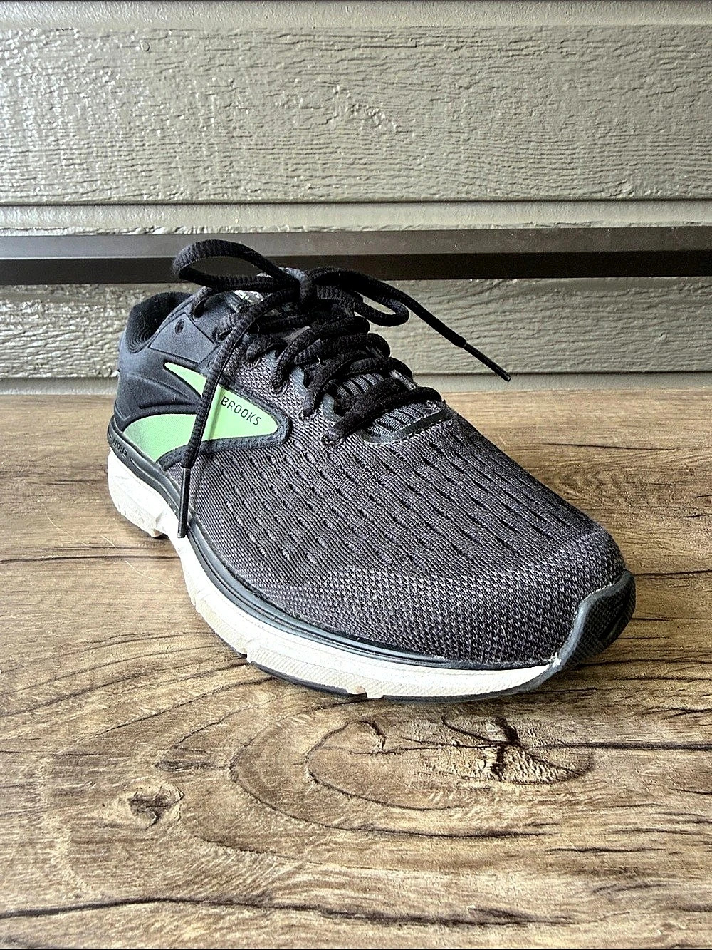 Brooks Adrenaline GTS 22 Athletic Shoes Black & Green US 7 Wide (D)